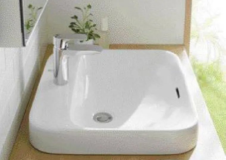 TOTOのドレーナ　造作家具風のナチュラル洗面台