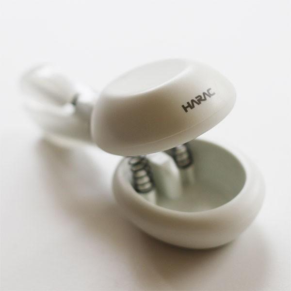 白の持ち手のcastaはさみ